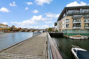 River Thames- click for photo gallery